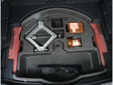 【パンク修理キット】車の軽量化や無駄を無くす為、応急タイヤパンクキットが搭載されています。