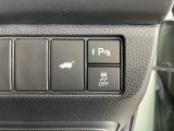 横滑りを抑制し車の姿勢の安定を図るVSA機能、車庫入れや縦列駐車など狭い場所でも安心な障害物センサー搭載。運転席とリアゲート本体に開閉スイッチを装備し、とても便利な電動リアゲート!