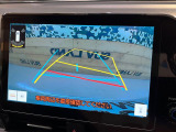 【バックカメラ】駐車時に後方がリアルタイム映像で確認できます。大型商業施設や立体駐車場での駐車時や、夜間のバック時に大活躍!運転スキルに関わらず、今や必須となった装備のひとつです!