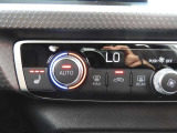 ドイツ車には特徴があり、メーターのメモリに一部色がついています。これはドイツでは推奨速度という考えがあるためです。安全で快適に走る際に適している速度を指しています