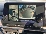 【アラウンドビューモニター】はまるで上から見ているような視点で周囲を確認できます!駐車が苦手な方でも安心して駐車できますね♪