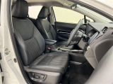 運転席はパワーシートになっていてドライバーにあわせた微調整が可能!