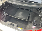 積み下ろしのしやすいデッキにはたっぷりと荷物を積み込んでいただけます。遊びから仕事まで、様々なシーンで頼れます♪