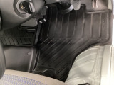 豊富に在庫を取り揃えています!軽自動車からミニバン、セダン、SUV、話題のハイブリッド車など続々入荷しております♪