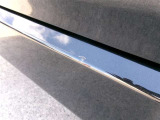 リアバンパーの運転席側にキズがあります。