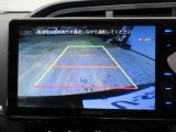 バックカメラの画像です。ガイドラインがスムースな車庫入れをサポートいたします。車庫入れの安心感がアップしますね。