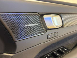 harman/kardonサラウンドシステムを装備!臨場感溢れる室内音響を実現しています。600W、14スピーカーで最適な音響を実現しています。