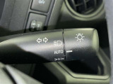 【オートライト】車外の明るさに応じて自動的にライトの点灯・消灯をしてくれます