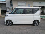 車両を左横から