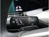 【トラベルアシスト(同一車線内全車速運転支援)】 ハンドルに軽く手を添えるだけで、車線中央の走行を維持しつつ、前走車との車間距離を一定に保持。長距離運転の疲労が大幅に軽減できます。