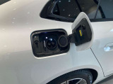 急速充電はこちらのポートをご利用ください。