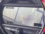 ●純正ナビ:一体感のあるナビは、高級感ある車内を演出してくれます。オーディオ機能も充実しておりますので、運転もより楽しめます♪