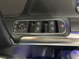 メモリー付き電動シートも装備されておりますのでシート位置を3パターン記憶できます。