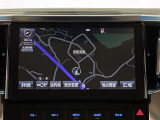 純正ナビ(NSZT-ZA4T)を装備。タッチパネル式で使いやすく、お出かけもラクラクです。
