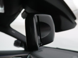 【ルームミラー一体型ETC】BMWといえばルームミラー一体型のETC。ドライバーから差し込めるかたちになっておりますので、差し忘れの際も慌てずにご利用いただけます。