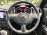 インテリアに合わせたデザインのステアリングは、運転される方のことも考え、運転しやすい形状、大きさです。是非一度、実際に触ってお確かめください。