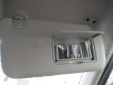 運転席バニティミラー