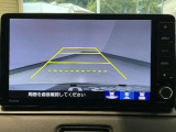 【バックカメラ】運転が苦手な方も車庫入れラクラクです!ギアをリバースに入れれば自動的に切り換わりますので、面倒な操作は不要です♪狭い駐車場もお車を傷つけず安心ですね!