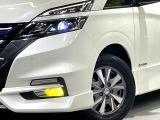 【シーケンシャルターンランプ付きLEDヘッドライト】人気の『流れるウィンカー』付きのLEDヘッドライトを装備♪高級感はもちろん、点灯時は存在感たっぷりで他車からも認識されやすく安心です。
