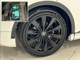 タイヤサイズは235/45R21!純正アルミホイール!残り溝は5ミリ程度です!パンク修理キット搭載車!