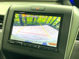 【バックカメラ】駐車時に後方がリアルタイム映像で確認できます。大型商業施設や立体駐車場での駐車時や、夜間のバック時に大活躍!運転スキルに関わらず、今や必須となった装備のひとつです!