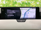 地図とナビメニューを同時に表示でき、目的地検索やルート関連の項目を画面上で確認できます。必要な案内を選びやすく、行き先の設定やルート確認を行う際に活用できます。