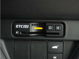 ◆ETC2.0装着◆進化したドライブ体験。料金収受システムだけだったETCが生まれ変わって、高速道路を賢く使うETC2.0に進化しました。多彩な情報サービスが便利で快適なドライブ体験を提供します。