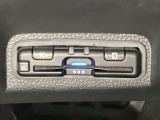 ハンドルの左下にETCがついています。高速道路の料金所の通過も楽々です。カードの取り出しもしやすい場所についています。