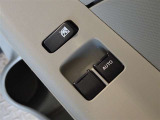運転席と助手席のみパワーウィンドウを装備しています。