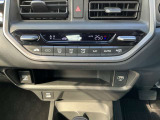 フルオートエアコン 温度設定をすれば自宅のエアコンのように車内の温度をコントロール