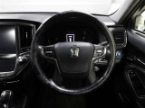 各操作スイッチなどもハンドルから手を放すことなく操作可能で安全運転に支援いたします!