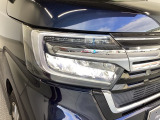 LEDヘッドライト(右側)です