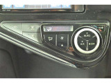 オートエアコン付きで運転席からでも操作しやすい位置にあります!