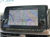 『1台』のお車に対して、3名体制で日々議論を重ね仕入れを行っております。