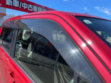 純正ドアバイザーが装備されております!