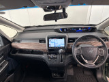見通しの良い運転席回りとなっておりますので安心して運転をして頂けます!窓が大きいので明るく開放的な室内です