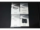 保証書・記録簿・取扱説明書と揃っております。キーの電池は新品にお取替えしてから納車させていただきますので安心してお乗りください。