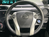 インテリアに合わせたデザインのステアリングは、運転される方のことも考え、運転しやすい形状、大きさです。是非一度、実際に触ってお確かめください。
