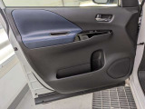 パワーウィンドウのスイッチですよ。運転席に居ながら窓を開け閉めのコントロールできます。