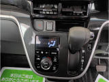 快適装備のオートエアコン♪ 温度設定をすれば、自動で車内の温度管理をしてくれる優れ物です☆彡