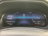 速度や走行情報などが画面にまとまり、必要な情報を運転席から確認しやすい表示です。表示が見やすく整理されており、毎日の運転を支える実用的な装備です。