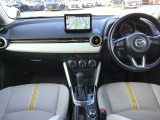広々とした視界で運転も快適。勿論、安心、安全なSRSエアバックシステム運転席&助手席付