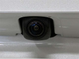 バックモニターが付いているから 後方確認もラクラク、便利な機能ですが直接目視確認することも お忘れなく!!