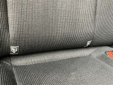 ISOFIXはシートベルトを使わずにカンタンにチャイルドシートとクルマの固定金具を連結する取付方法です