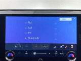 ブルートゥースに接続することにより、スマホに入ったお気に入りの音楽を車内で楽しむことができます♪あると本当に便利な機能になっています!