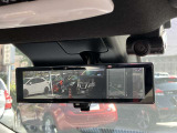 大好評「インテリジェントルームミラー」!車両後方のカメラ映像がミラーに映るので、乗員や荷物が多くても安心♪夜間や悪天候の日でもクリアな映像で視界良好です◎