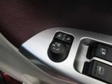 駐車時や狭い道でのすれ違い時に気を使うミラー。電動格納式ドアミラーはそんな時に便利です。