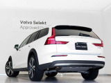 天候や路面状態は、常にあなたの味方であるとは限りません。V60 Cross Countryは、先進の運転支援機能と走破性を重視した設計を採用。天候を問わない操縦性を実感していただけるはずです。