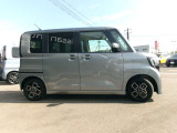 両側オートスライドドアですので、狭い駐車場での、乗り降りも、しやすく便利です。