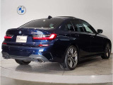 【XDrive】強大なパワーをXdriveシステムが瞬時に理想的な可変配分を行い、かつてない安心・快適・スポーティな走りを約束します。走行状況に応じてトルク配分を最適化してくれる優れものです!